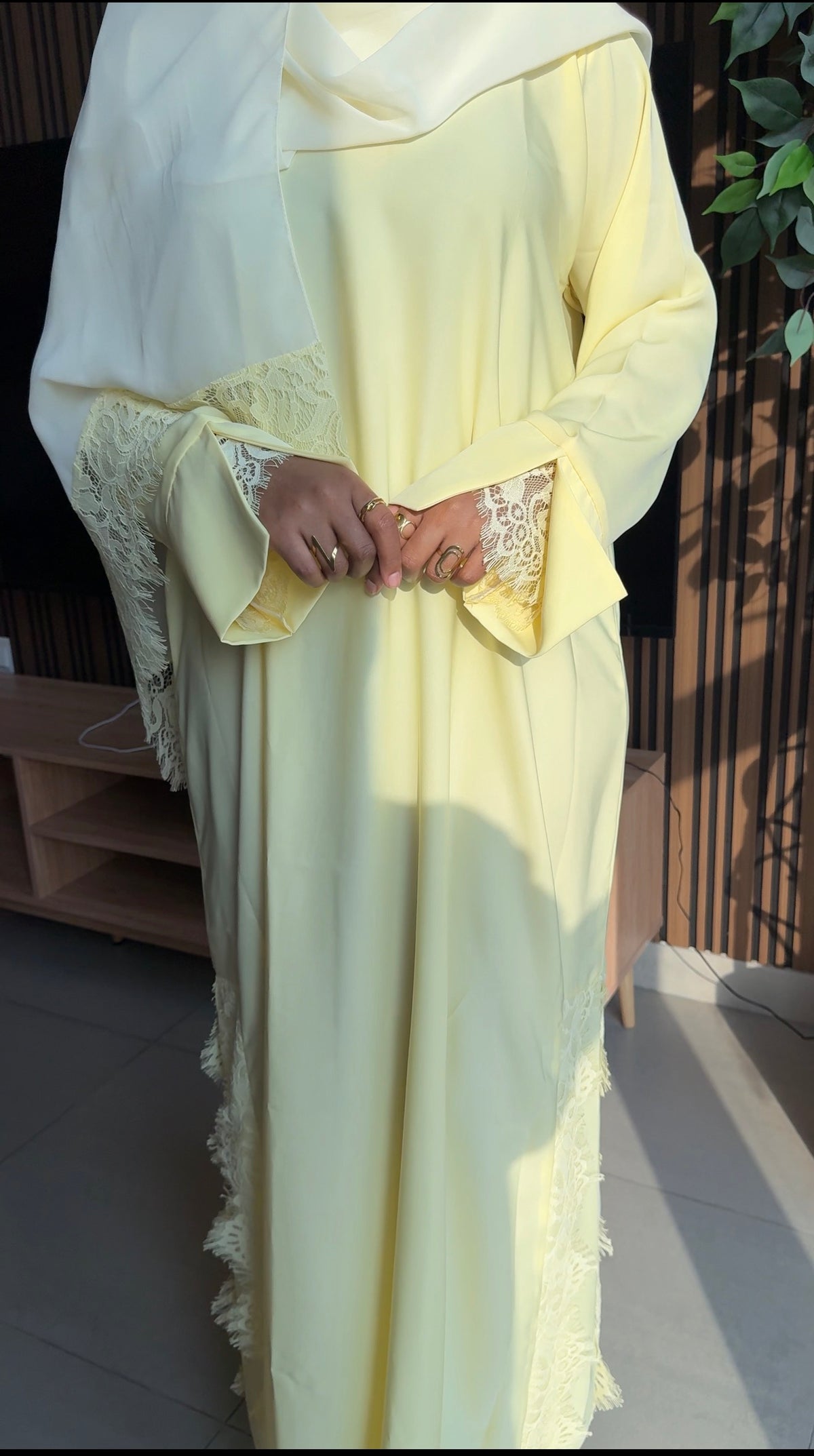 Amara lace abaya